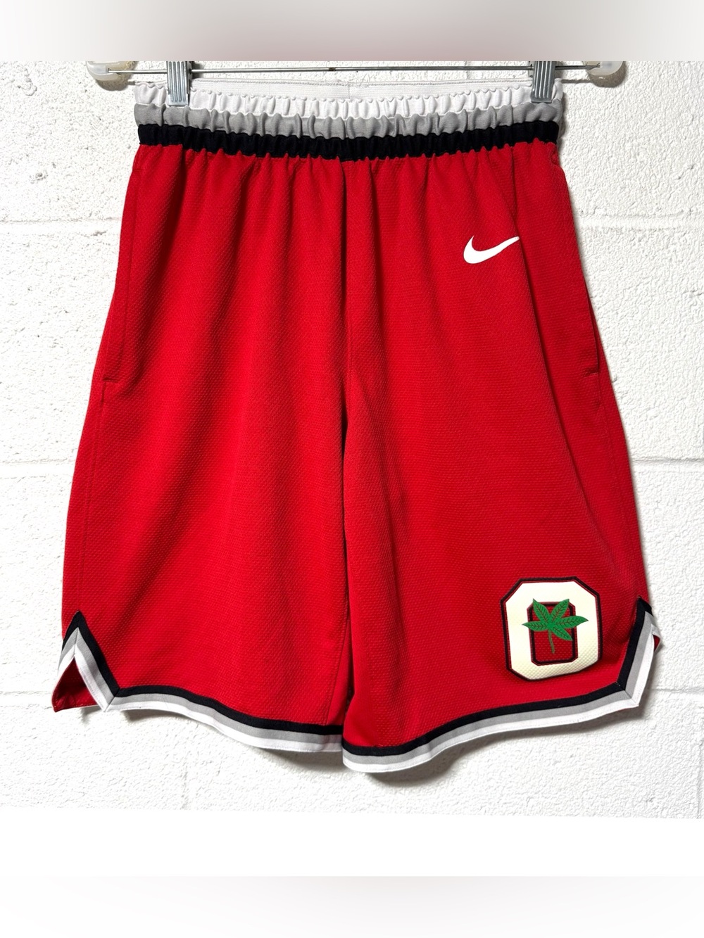Vintage Y2K Nike DRI-FIT Ohio State Buckeyes Basketball Shorts Red Mens M